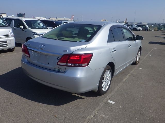TOYOTA PREMIO 2019/7