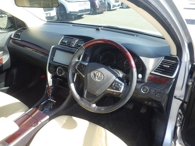 TOYOTA PREMIO 2019/7