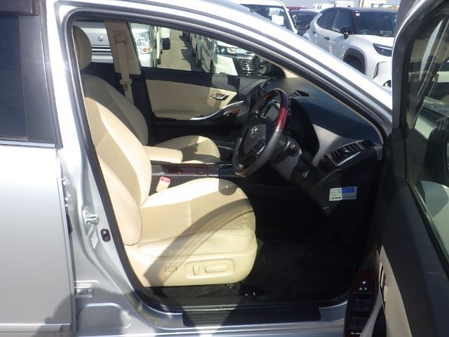 TOYOTA PREMIO 2019/7
