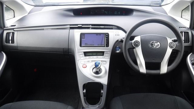 TOYOTA PRIUS 2015/9