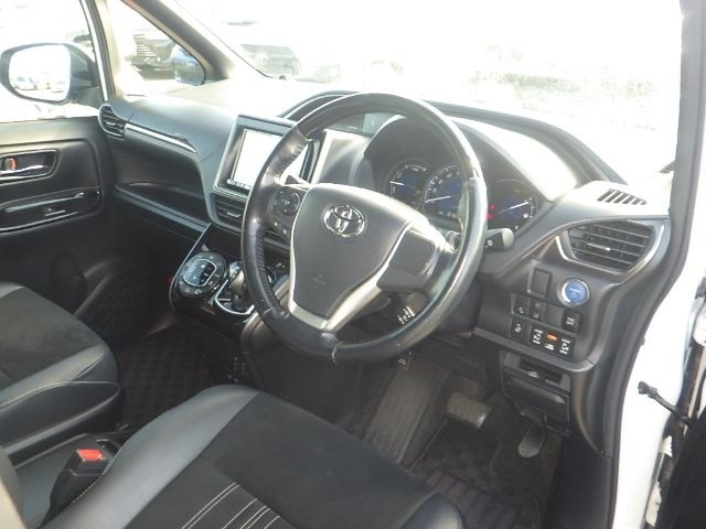 TOYOTA ESQUIRE 2019/2