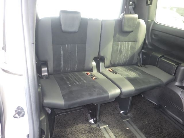 TOYOTA ESQUIRE 2019/12