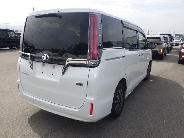 TOYOTA ESQUIRE 2019/12