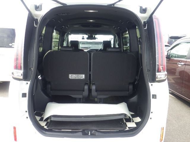 TOYOTA ESQUIRE 2019/12