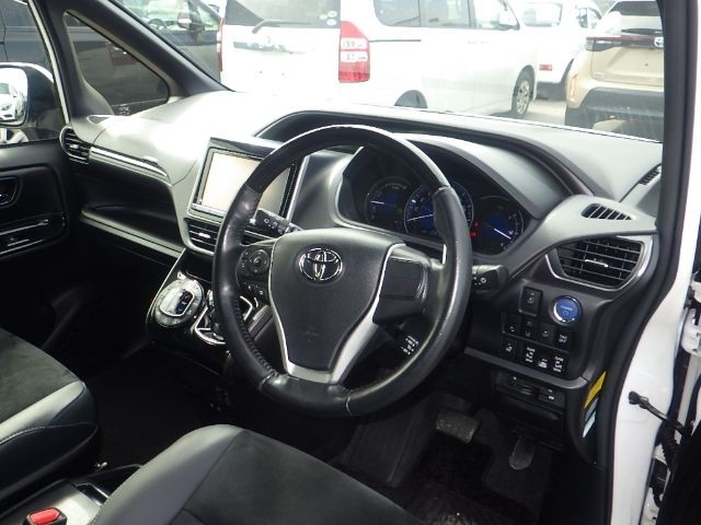 TOYOTA ESQUIRE 2019/12