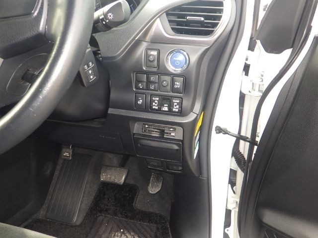 TOYOTA ESQUIRE 2019/12
